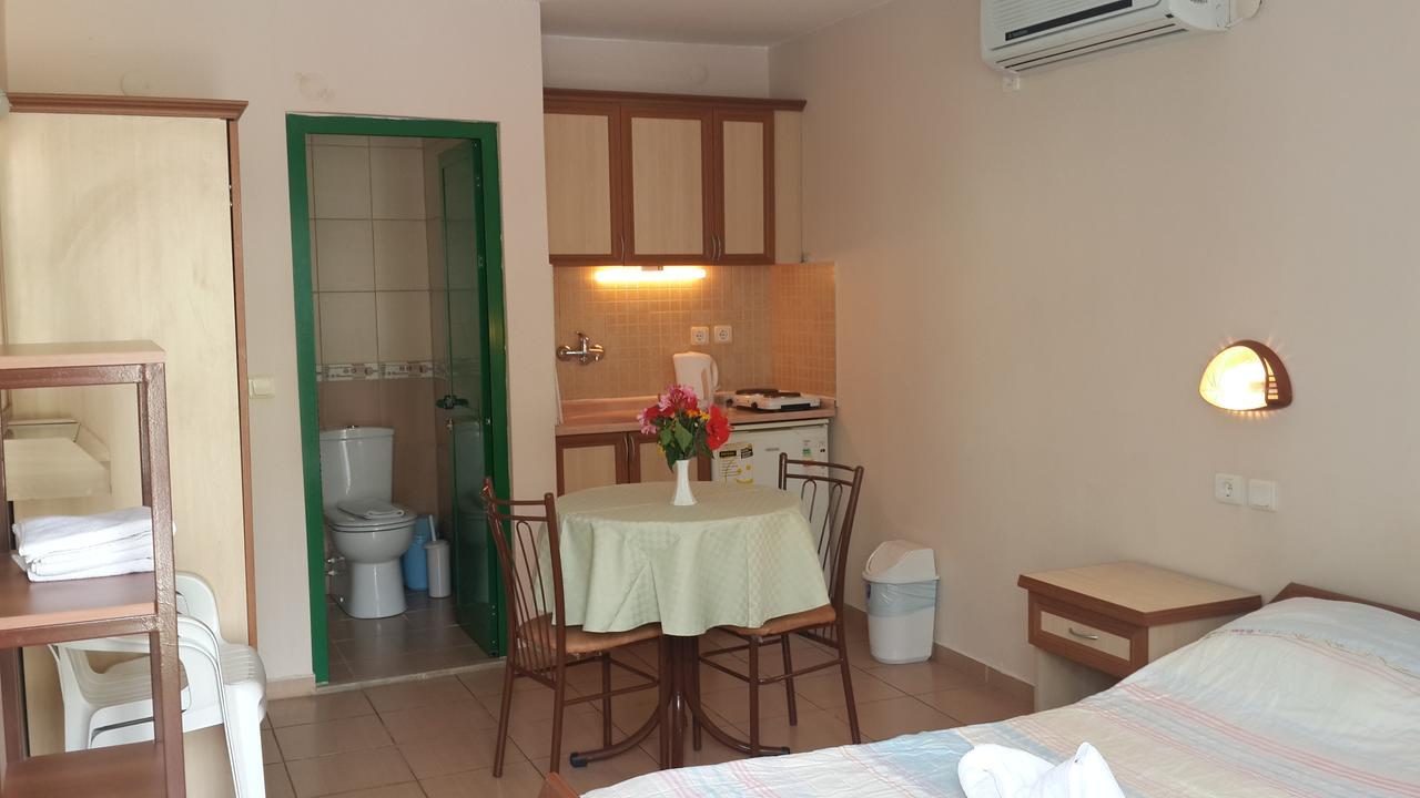 Avlu Apartments 1 Icmeler Cameră foto