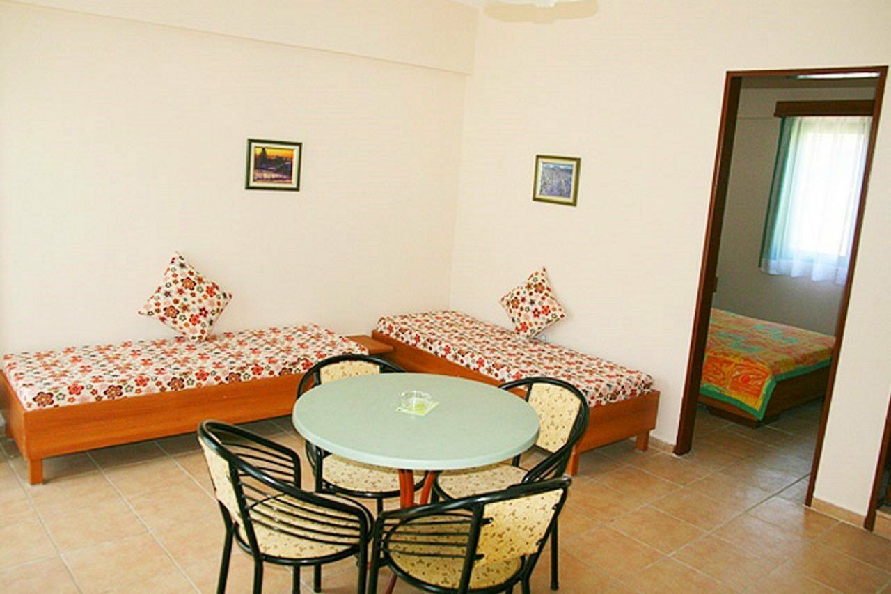 Avlu Apartments 1 Icmeler Exterior foto